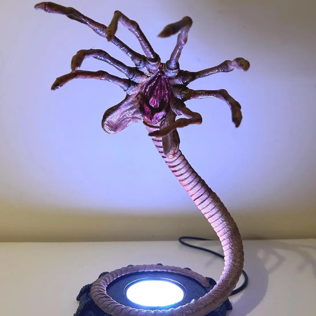 Lámpara Alien Facehugger, Luz  - Lighting Decoration For Home reseña y precio